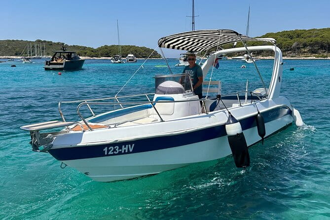 Private Boat Tour to Red Rocks and Paklinski Islands. - Zarace Bay and the Hidden Beaches of Hvar