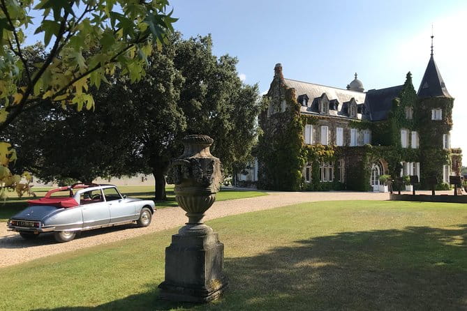 Private city tour of Bordeaux with wine tasting at a chateau - 3H - Venturing into the Bordeaux Countryside