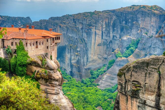 Private Full-Day Tour Around Meteora and Metsovo from Lefkada - Metsovo: A Mountain Village with Authentic Charm