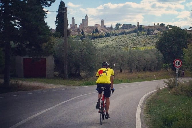 Private Guided E-bike Tour of San Gimignano with Wine Tasting - Exploring San Gimignanos Medieval Masterpiece