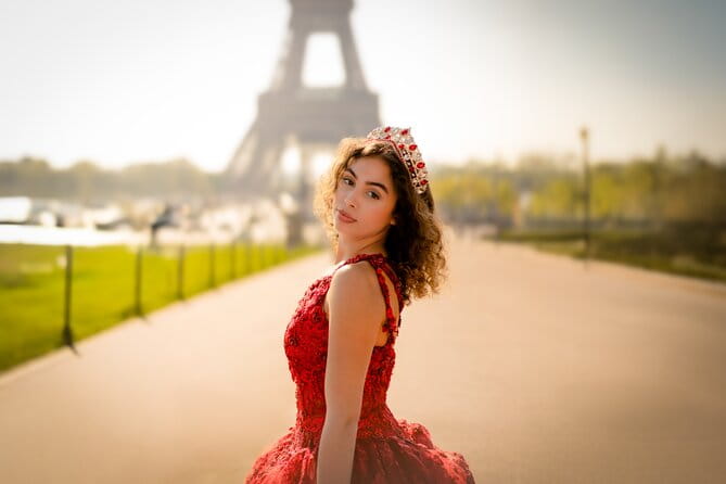 Private Professional Photoshoot near the Eiffel Tower in Paris - What Makes This Photoshoot Stand Out?