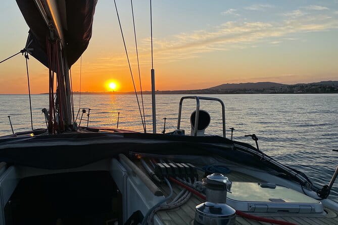 Private Sailing w/ Premium Wine Tasting Tour in Lisbon - What to Expect During the Cruise