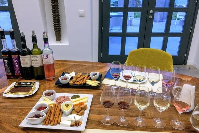 Private Santorini History and Wine Tasting 5-Hour Tour - Visiting Venetsanos Winery: A Feast for the Eyes and Palate