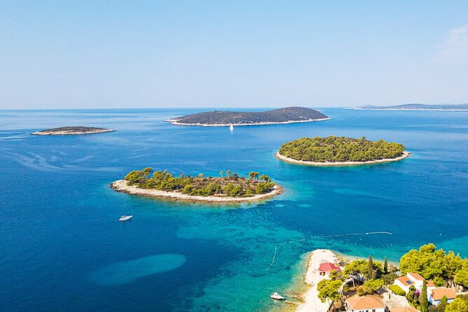 Private speedboat tour from Trogir and Split all around Island olta - Who Should Consider This Tour?