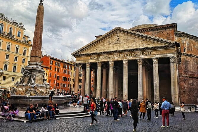 Private Stroll of the Artists in Rome: Best Squares & Fountains Tour - Exploring Rome’s Artistic Corners: The Tour Breakdown