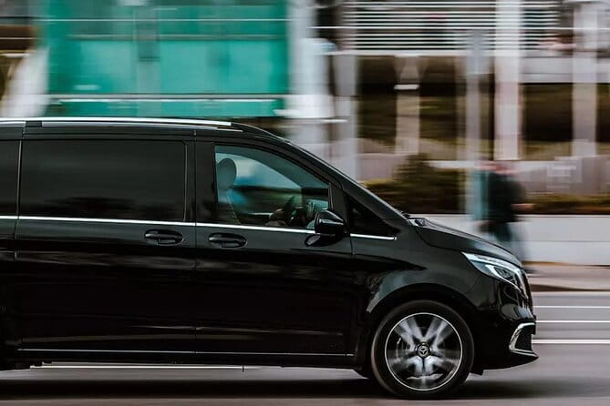 Private taxi in Bologna - Who Should Consider This Service?