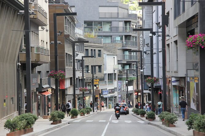 PRIVATE Tour Andorra la Vella: old town and commercial hub - The Experience and What You Can Expect
