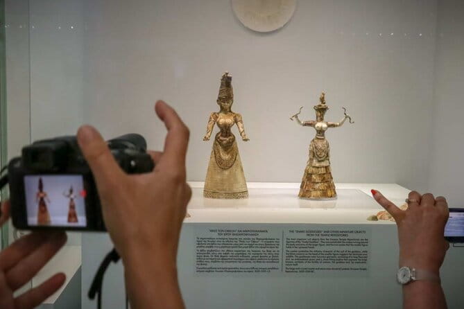 Private tour: Archeological Museum of Heraklion and City tour - Strolling Through Heraklion’s Historic Center