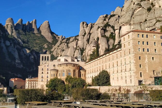 Private Tour to Montserrat with a specialized local guide - Riding the Sant Joan Funicular: Breathtaking Mountain Views