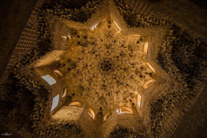 Private Tour to The Alhambra with Nasrid Palaces in Granada - FAQs