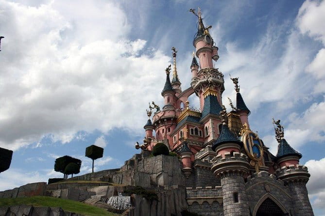 Private Transfer FROM Paris To Disney - An in-depth look at the Paris-to-Disneyland Shuttle Service
