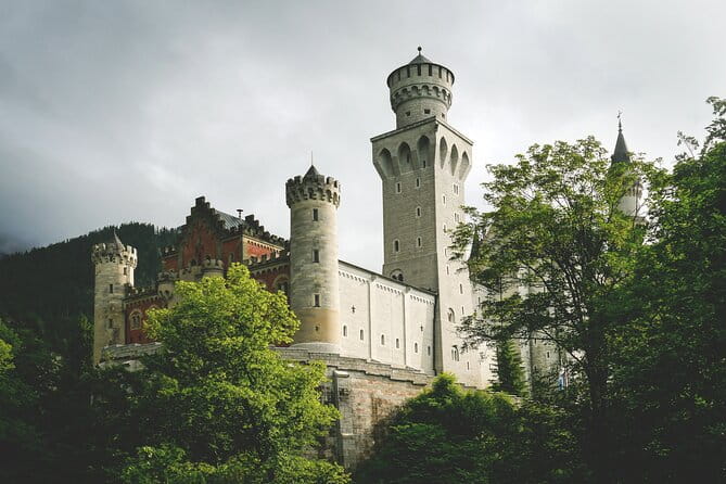 Private Van Tour to Royal Castle of Neuschwanstein from Munich - The Sum Up
