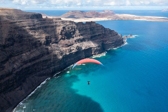 ROLLERCOASTER FLIGHT tandem paragliding Lanzarote with adrenalin - Who Will Love this Tour?