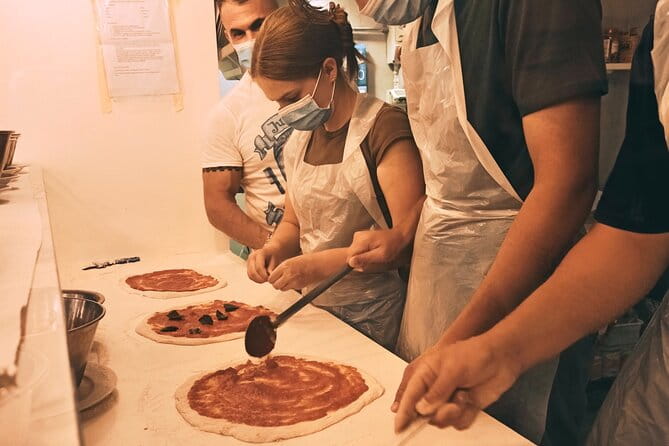 Rome: Pizza Cooking Class combined with Guided Sightseeing - Price and logistics: Analyzing the value