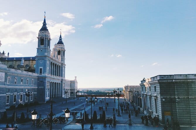 Royal Palace Skip-the-Line Ticket and Guided Tour in Madrid - Visiting the Royal Palace: What You Can Expect