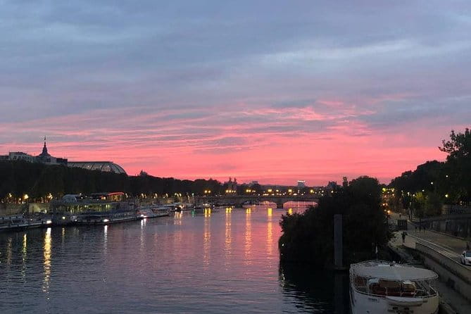 Running in Paris at dawn & see 10 secrets - FAQ