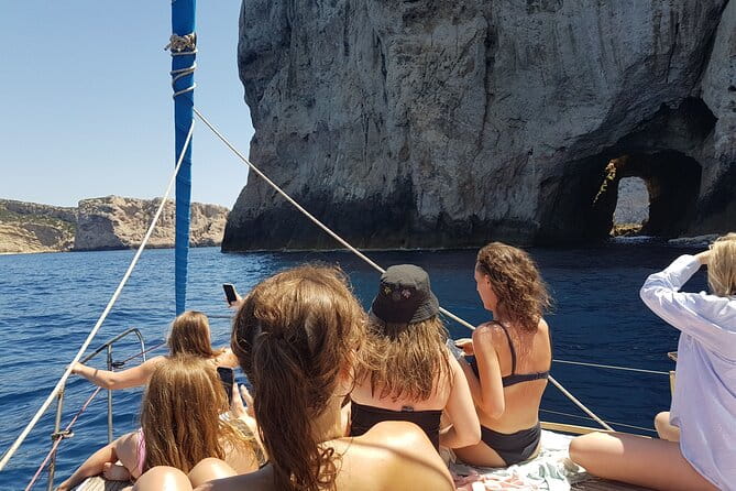 Sailing Experience to Capo Caccia from Alghero - FAQ