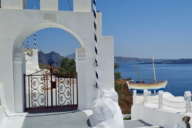 Santorini First-Time Guests Private Tour Sightseeing, excavetions & wine testing - Megalochori: A Peaceful Step Back in Time