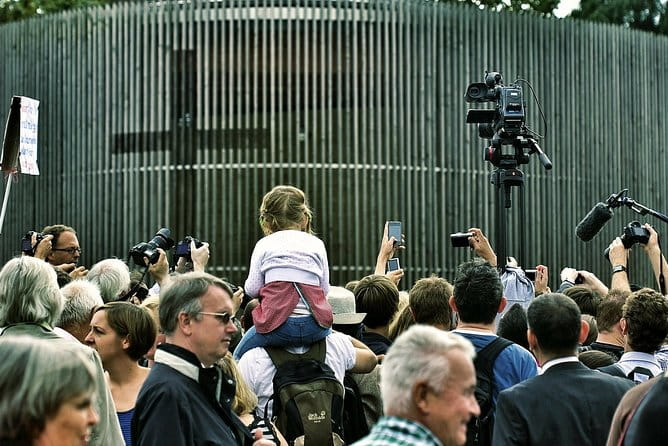 Self-Guided Audio Tour-The Fall of the wall: A light for humanity - Frequently Asked Questions