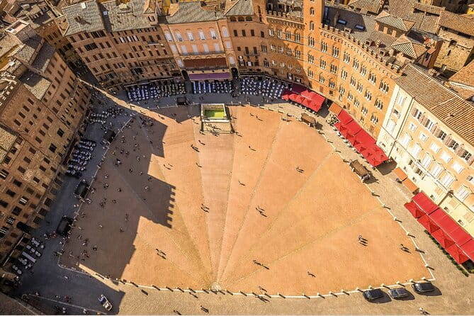 Siena Walking Tour with Audio and Written Guide by a local - Who Should Consider This Tour?