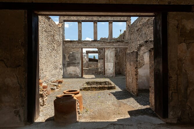 Skip the line Pompeii guided tour from Sorrento - Entering Pompeii: First Impressions