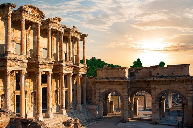 Skip The Line: Private Best of Ephesus Tour with Lunch - Lunch and a Quick Stop at the Temple of Artemis