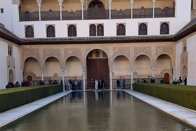 Small group visit to the Alhambra with tickets included - FAQ