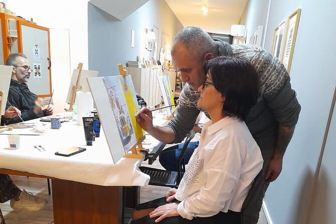 Small Painting Group with a Local Artist in Porto - The Value of This Experience
