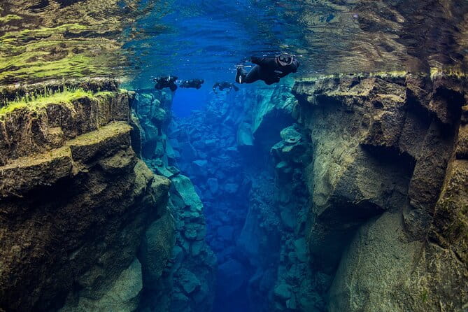 Snorkel the Silfra Fissure-Meet on Location (Free Photos & Cocoa) - What The Experience Looks Like