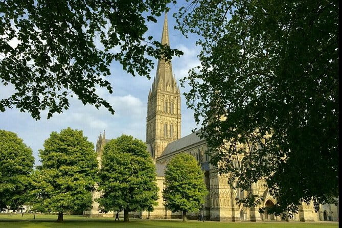 Stonehenge & Salisbury Cathedral: Private Day Trip from London - The Charm of Amesbury and the Countryside
