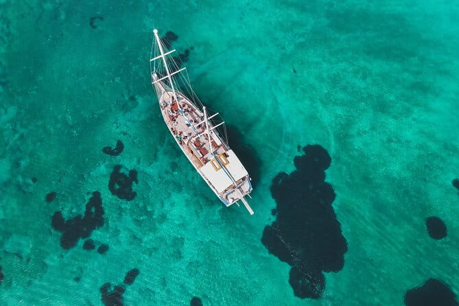 Sunset Dinner Cruise: Sunset, Swim, Drinks, and Dinner Onboard - An In-Depth Look at the Sunset Dinner Cruise Experience