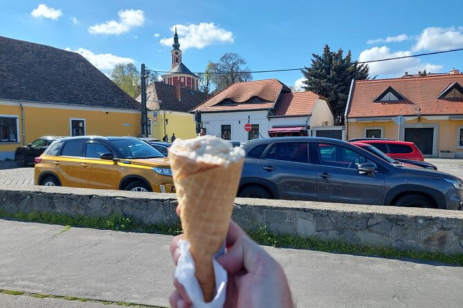 SzentEndre-SaintAndrew City Privately Shopping and Picturesque - Roman Beach: A Relaxed Danube Stop