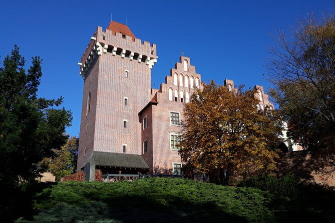 The Best of Poznan 4 Hour Guided Private Walking Tour - Discovering the Poznan Imperial Castle