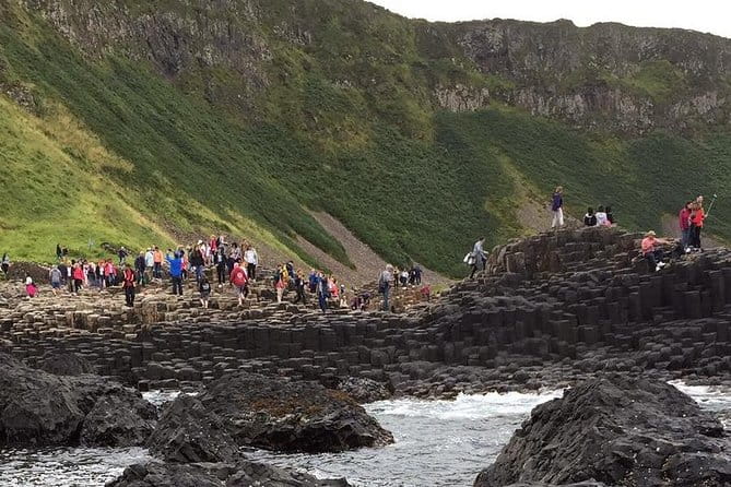 The Giant's Causeway, Dunluce Castel and Belfast - Spanish guide - Who Should Book This Tour?