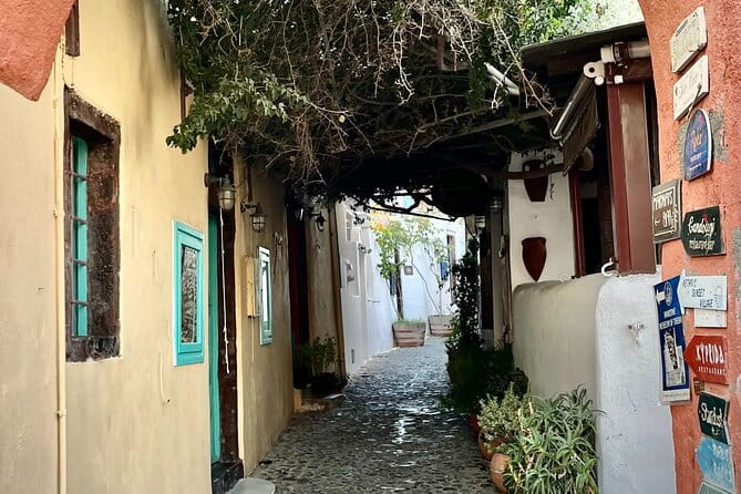 The Highlights of Santorini on a Mini Bus Daily Sunset Tour - Who Will Love This Tour