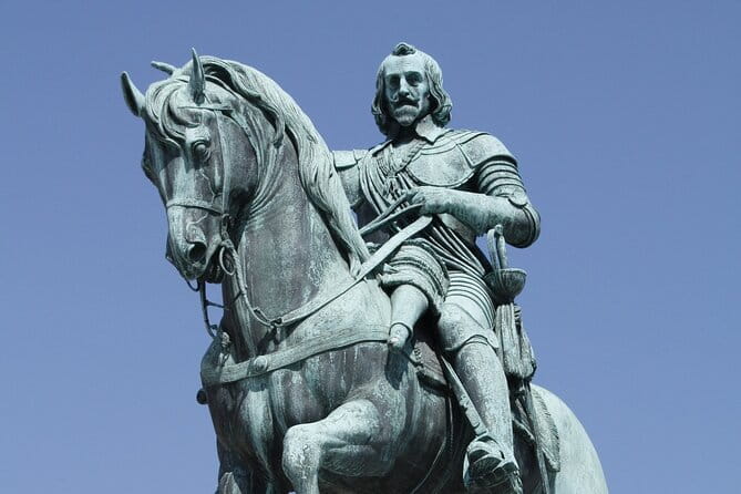 The Wittelsbach Trail: A Private Tour of Munich's Royal History - The Earliest Seat of Power: Alter Hof