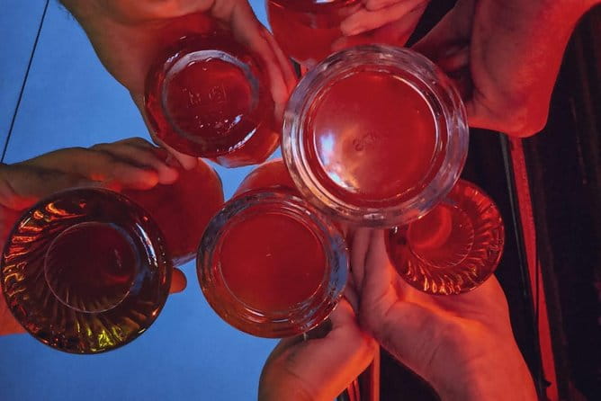 The World of Pubs and Taverns: A Golden Mile - Discovering the Hidden Alleyways in Umievo Soke