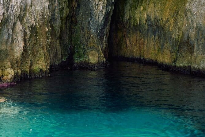 Tour of Ortigia and sea caves by boat in Syracuse - FAQs