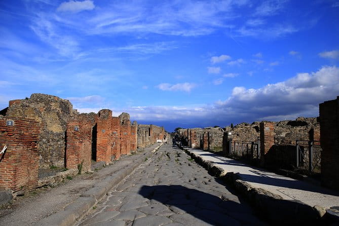 Tour of Pompeii for Kids & Families with Alex and his team - Who Would Love This Tour?