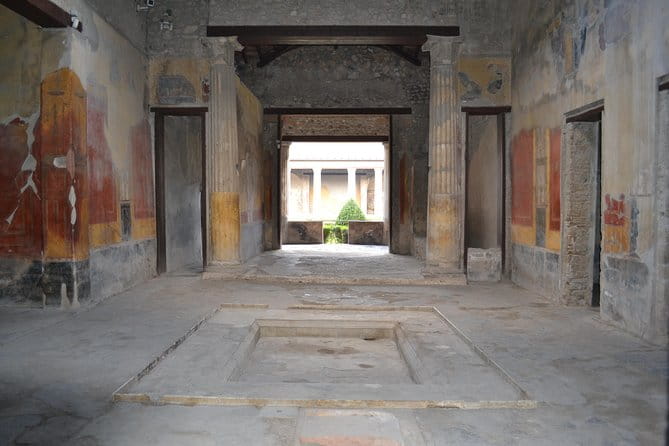 Transfer from Naples to Positano with 2 hours Private Tour in Pompeii - Who this tour suits best