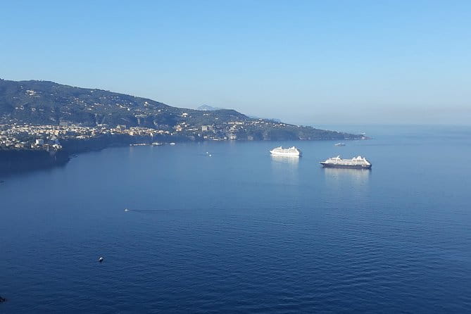 Transfer from Sorrento to Naples or vice versa - FAQs About Sorrento to Naples Transfers