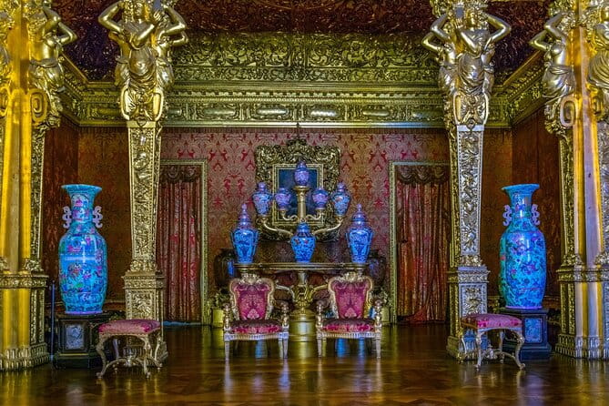 Turin Royal Palace Private Guided Tour with Skip-the-Line Entry - Exploring the Armory and Holy Shroud Chapel