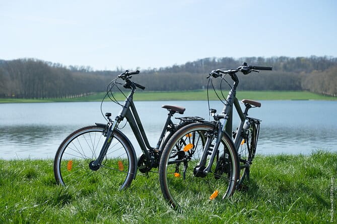 Versailles: Bike Rental, Different Sizes - Navigating the Versailles Grounds