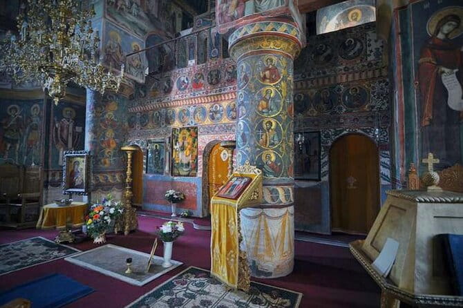 Vlad the Impaler Royal Court from Târgovite, Pele Castle and Dracula grave - Exploring the Key Stops in Detail