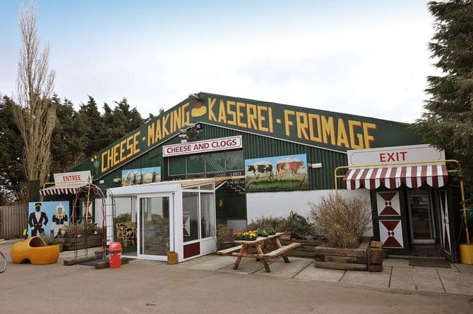 Volendam & Marken Private Tour in luxury Jaguar S Type 1/2 day - Who’s This Tour Best For?