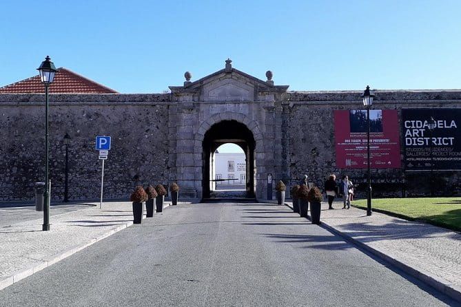 Walk Tour in Historical Cascais - Entering Cascais: A Walk Through the Heart of the Town