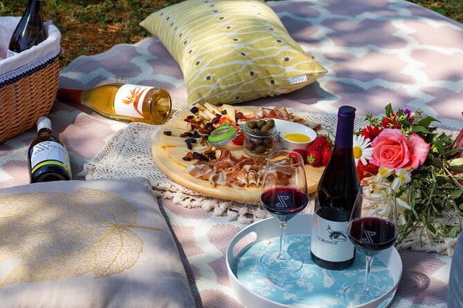 Wine picnic - What to Expect at Pervinos Scenic Picnic