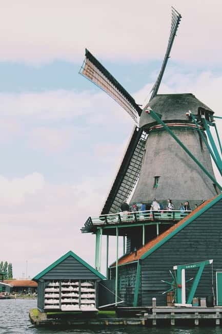 10-Hour Day Tour to Zaanse Schans and Giethoorn - Why Giethoorn Stands Out: The Venice of the North