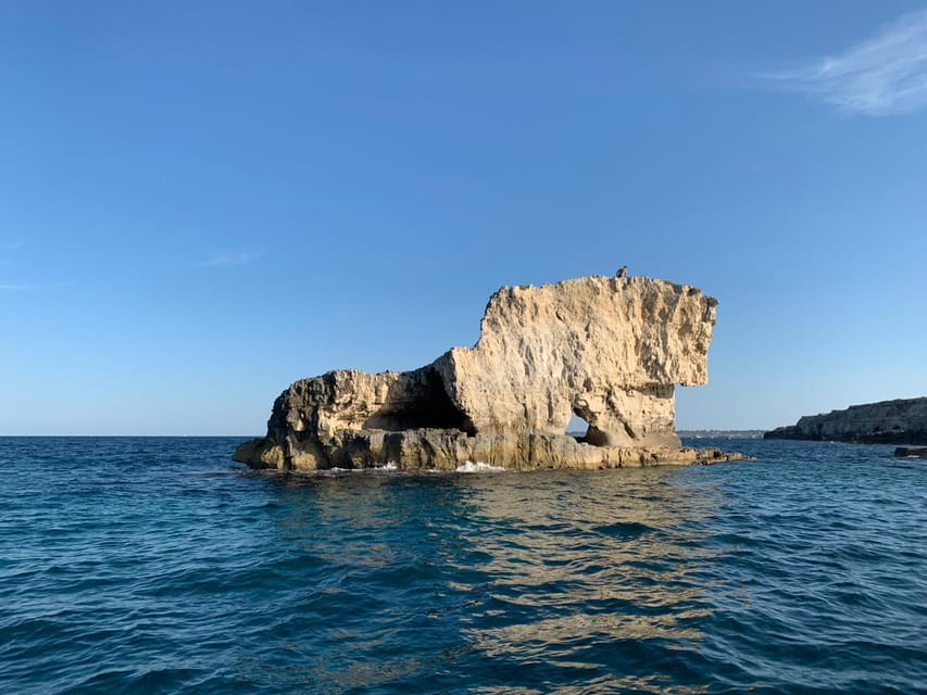 2.5-HOUR BOAT TOUR ORTIGIA+SEA CAVES+PILLIRINA+FRUIT DRINK - A Detailed Dive Into the Experience