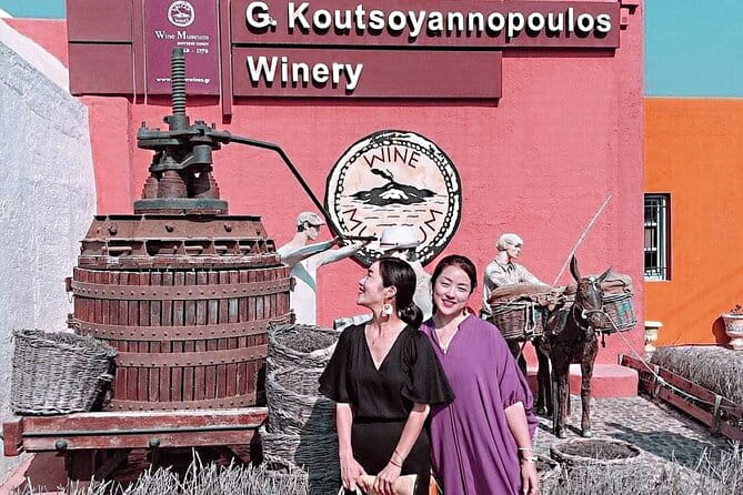 2-Day Santorini Bus Tour with Volcanic Cruise - Day 2: Volcanic Adventure and Thirassia Island